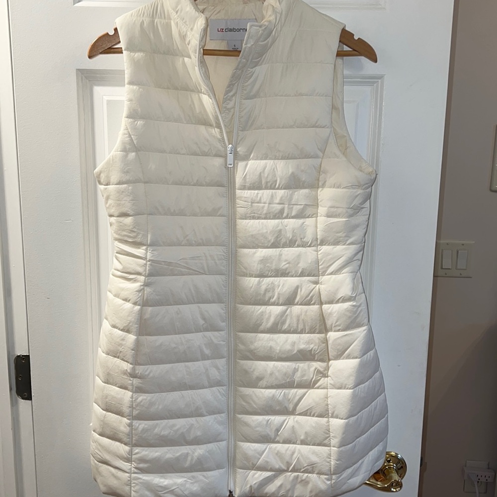 Liz Clairborne size small white puffer vest